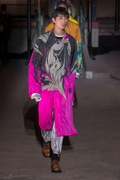 Look 64